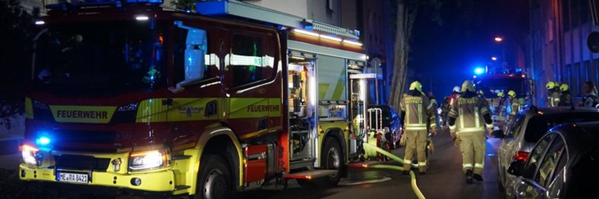 FW Ratingen: Kellerbrand in Stadtmitte