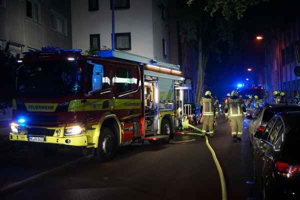 FW Ratingen: Kellerbrand in Stadtmitte