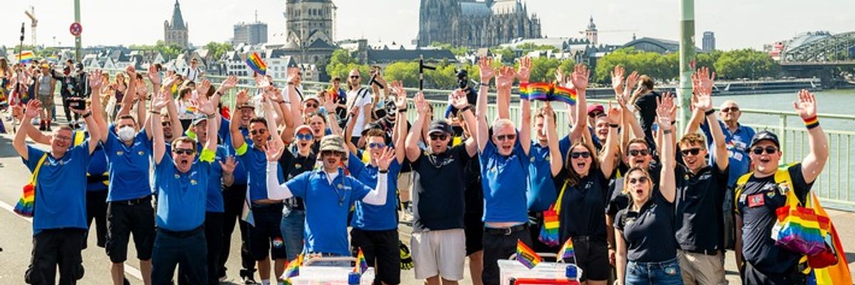 VdF-NRW: Netzwerk "Vielfalt" des Verbandes der Feuerwehren (VdF) in NRW beteiligt sich an der CSD-Demonstration in Köln