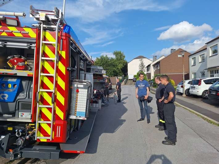 FW-EN: Feuerwehr geht auf Bevölkerung zu