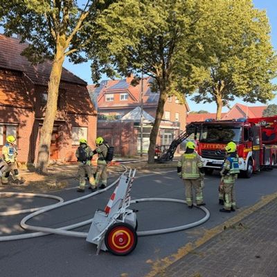 FW Gronau: Wohnhausbrand an der Nienborger Straße - Feuerwehr Gronau verhindert Schlimmeres