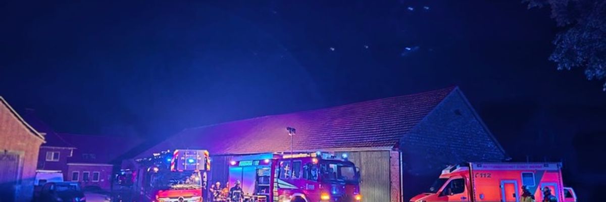 FW-WRN: Brennender Holzhaufen auf Landwirtschaftlichen Anwesen in Werne-Horst