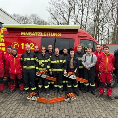 FW-WRN: Erfolgreicher Motorsägenlehrgang der Freiwilligen Feuerwehr Werne