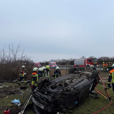 FW-ROW: Schwerer Verkehrsunfall auf der BAB 1 bei Bockel