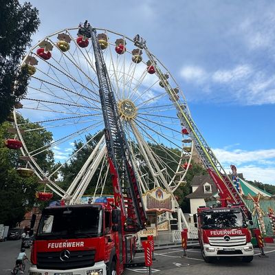 FW Weinheim: Sicher auch auf 40 Meter Höhe