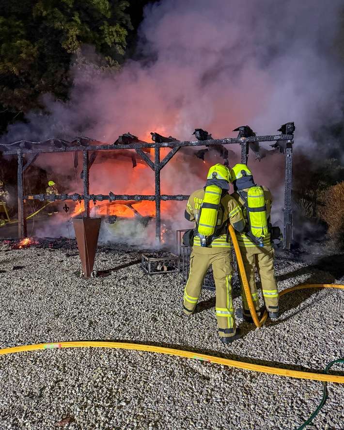 FW-DT: Carportbrand im Ortsteil Nienhagen