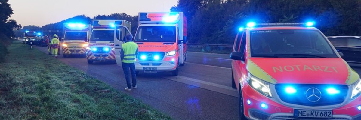 FW Ratingen: Verkehrsunfall - BAB3 - 7 verletzte Personen