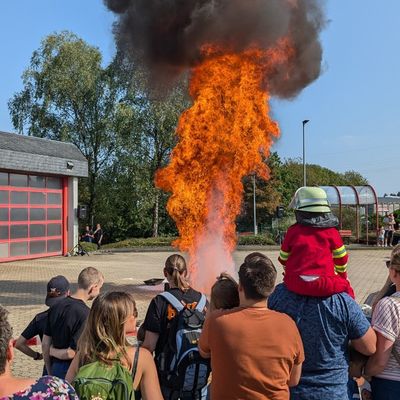 FW-RS: Pressemitteilung Tag der offenen Tür bei der Feuerwehr Remscheid "Coole Technik. Starkes Team - Starte Deine Karriere bei der Feuerwehr."
