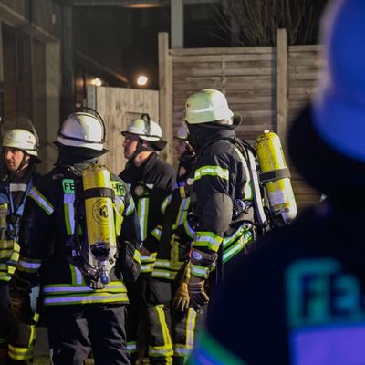FW LK Neunkirchen: Feuerwehr rettet Meerschweinchen aus brennendem Haus