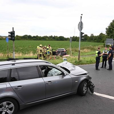 FW Pulheim: Pulheim-Stommeln - Kollision im Kreuzungsbereich