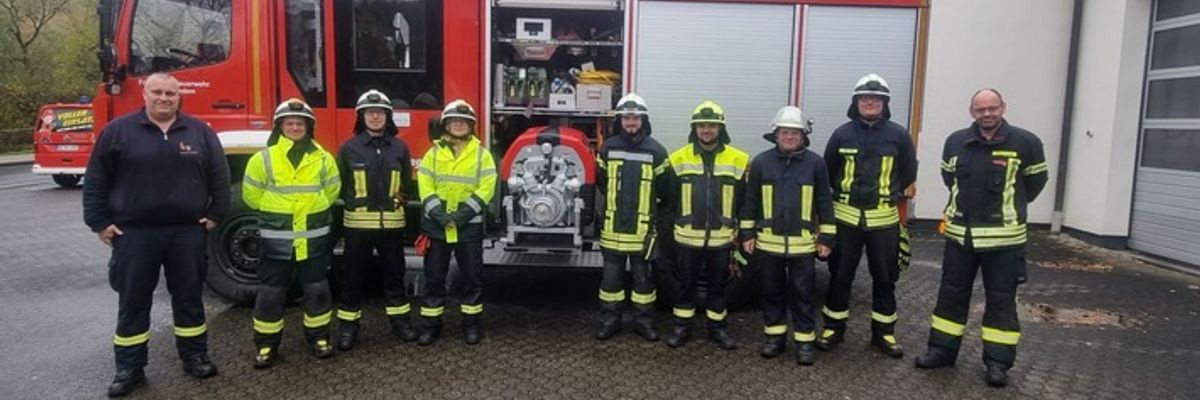 FW-OE: Erfolgreicher Maschinisten-Lehrgang in Kirchhundem abgeschlossen