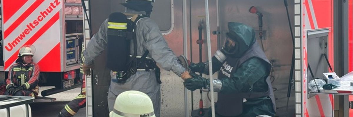 FW Norderstedt: Gefahrstoffreaktion in Labor - Feuerwehr mit Großaufgebot im Einsatz Norderstedt, 15.04.2026 - 12:56 Uhr