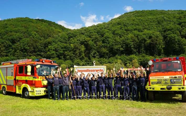 FW Ratingen: Jugendfeuerwehr trotzt Regen beim Kreiszeltlager