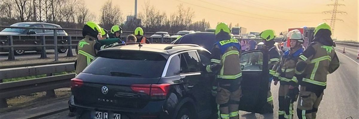 FW-OB: Verkehrsunfall auf der BAB 42