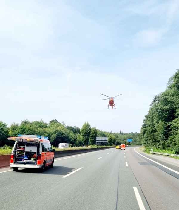 FW-RS: Remscheid - Schwerer Verkehrsunfall auf der Bundesautobahn A1