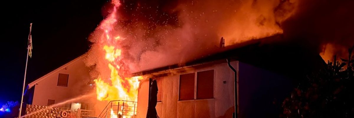 FW-OE: Gebäudevollbrand in Attendorn-Biekhofen