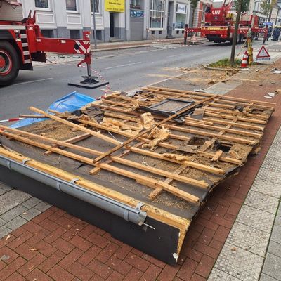 FW-EN: Feuerwehr, THW und Hilfsorganisationen weiter an der Hagener Straße intensiv im Einsatz