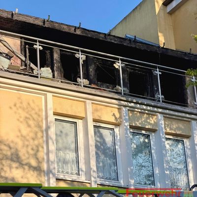 FW-RE: Wohnungsbrand in voller Ausdehnung - zwei Katzen aus der Wohnung gerettet - keine Personen verletzt