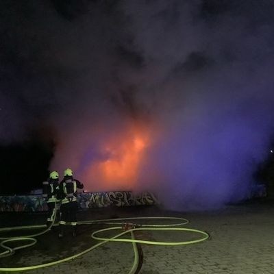 FW-GE: Brand im Musikpavillon des Stadtgartens