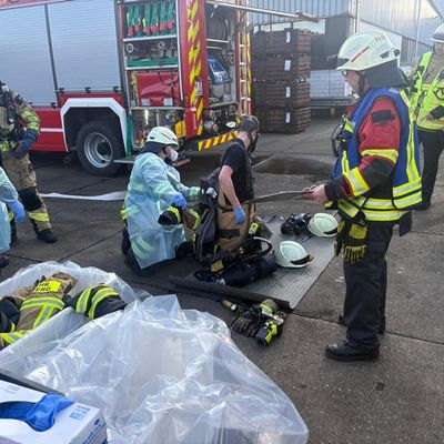 FW-PL: Ortsteil Köbbinghausen - Brand in Industriebetrieb