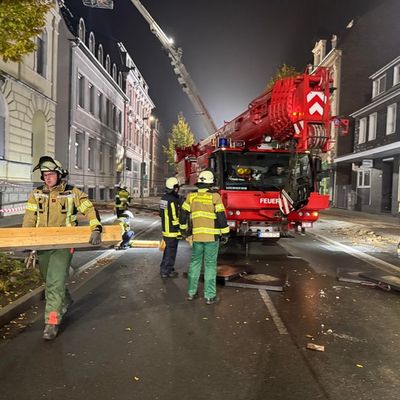 FW-EN: Hagener Straße zum Wochenstart wieder befahrbar - Intensiver Einsatz der Feuerwehr, des THW und der Hilfsorganisationen an der Hagener Str. in Gevelsberg nach 33 Stunden abgeschlossen