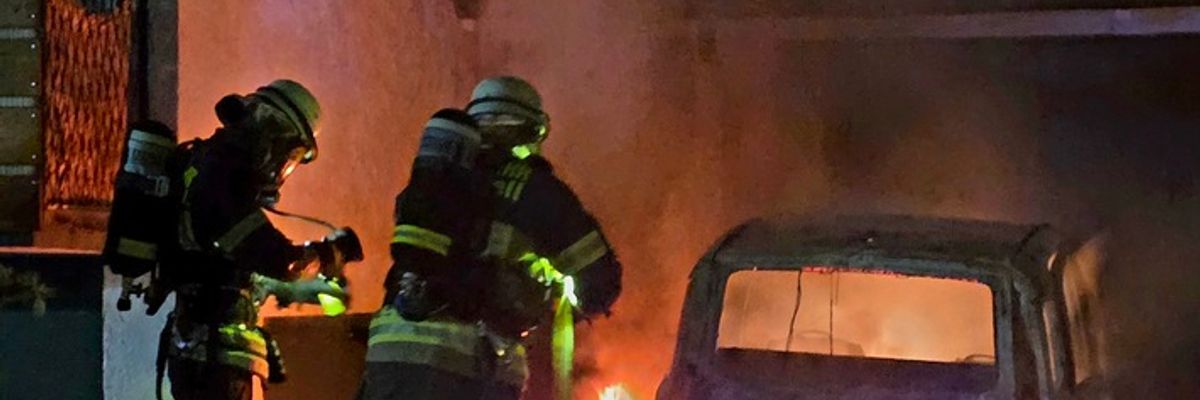 FW-Radolfzell: Nächtlicher PKW-Brand
