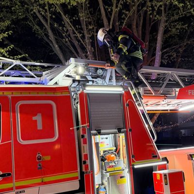 FW-BN: Zimmerbrand in Bonn-Tannenbusch - keine Verletzen.
