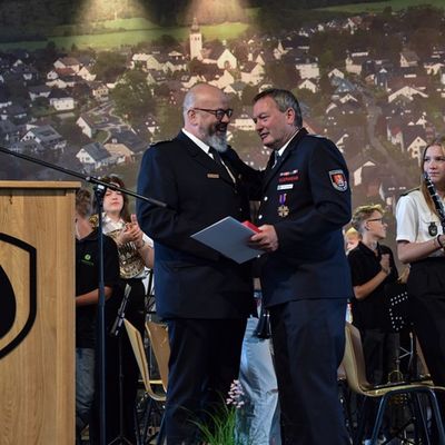 FW Wenden: 90 Jahre Feuerwehr Hünsborn