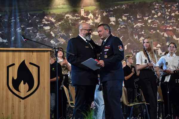 FW Wenden: 90 Jahre Feuerwehr Hünsborn