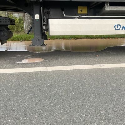 FW Alpen: Meldung über Gefahrgutaustritt an der B57