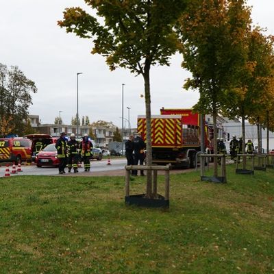 FW-DO: Unklare Rauchentwicklung aus einsturzgefährdeter Lagerhalle: Feuerwehr setzt Spezialtechnik und Drohne ein