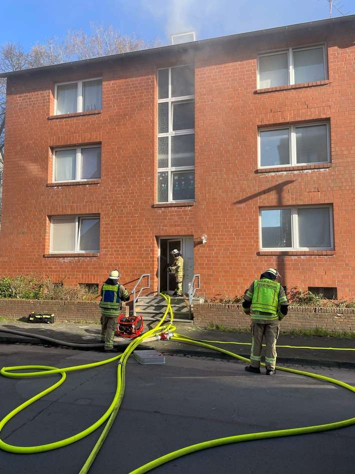FW-KLE: Kellerbrand in Mehrfamilienhaus