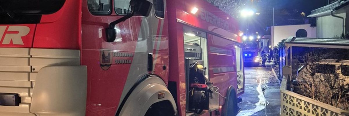 FW-EN: Zwei parallele Brandeinsätze für die Feuerwehr Schwelm