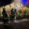 FW VG Westerburg: Bühne des Pfefferkuchenmarktes in Westerburg brannte - Feuerwehr verhindert größeren Schaden
