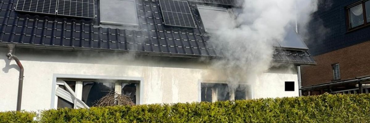 FW Menden: Brand in Einfamilienhaus - keine Verletzten