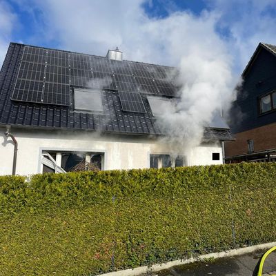 FW Menden: Brand in Einfamilienhaus - keine Verletzten