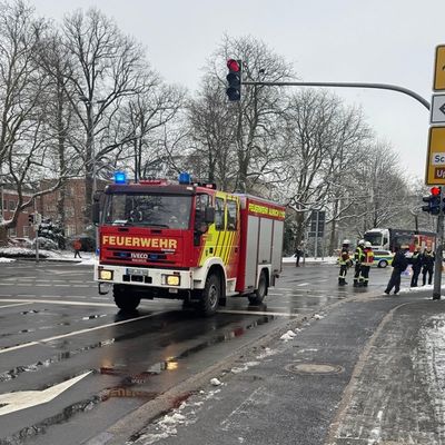 FW-AUR: Feuer in Wohnung rasch bekämpft