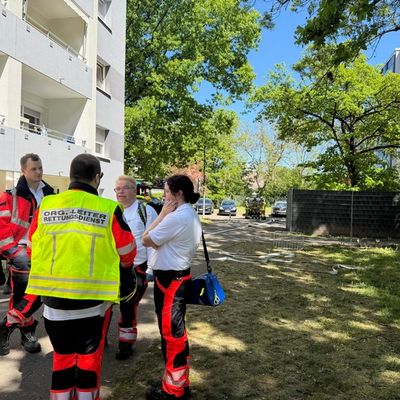 FW Weinheim: Feuerwehr Weinheim überprüft ungewöhnlichen Geruch in Mehrfamilienhaus
