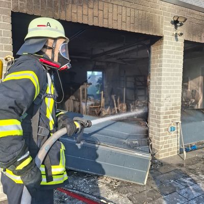 FW Kreuzau: Garagenbrand in Stockheim
