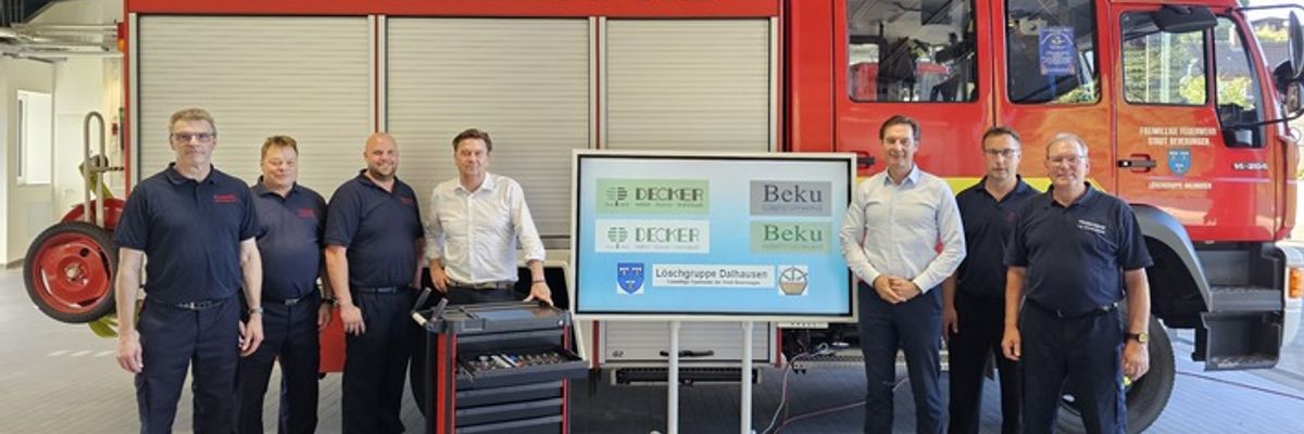 FW Beverungen: Spendenübergabe an die Löschgruppe Dalhausen / Neue Ausstattung dank lokaler Unternehmen