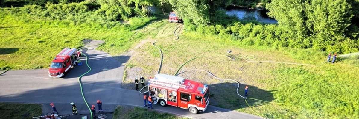 FW-AR: Jugendfeuerwehr simuliert Vegetationsbrandbekämpfung