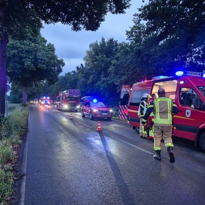 FW Datteln: Kleingebäudebrand - Gartenlaube in Vollbrand