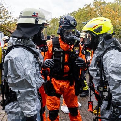 Feuerwehr MTK: Polizei und Feuerwehr trainieren gemeinsam für außergewöhnliche Einsatzlagen