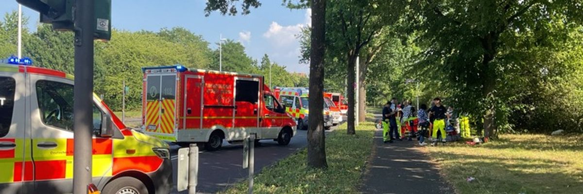 FW-BN: Feuerwehr und Bonner Hilfsorganisationen unterstützen bei der Evakuierung einer Regionalbahn