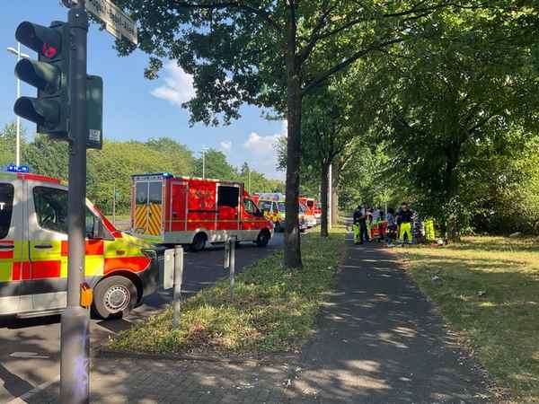 FW-BN: Feuerwehr und Bonner Hilfsorganisationen unterstützen bei der Evakuierung einer Regionalbahn