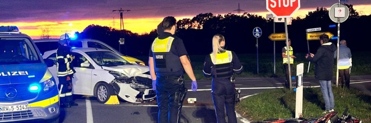 FW-Schermbeck: Unfall PKW / Motorrad
