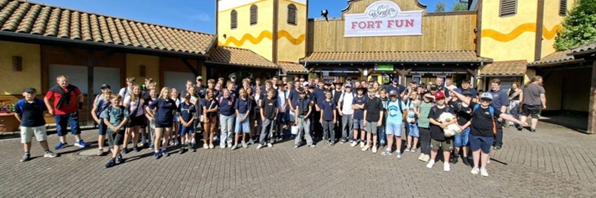 FW-OE: Jugendfeuerwehr der Gemeinde Kirchhundem erlebt unvergesslichen Tag im Fort Fun