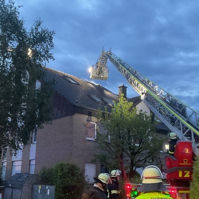 FW-DO: Dachstuhlbrand durch Blitzeinschlag in Lücklemberg