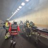 FW-AR: Schwerer Verkehrsunfall auf der BAB 46 im Tunnel Uentrop mit 3 verletzten Personen Großangelegte Rettungsübung im Tunnel der A46 bei Arnsberg