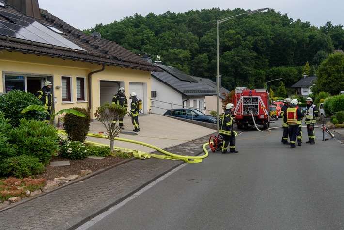 FW-OE: brennende Strom-Unterverteilung im Keller